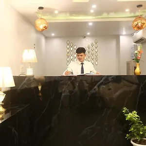 vinod-palace.hotelsdelhi.org/