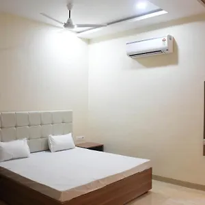 bharat-milap-pg.hotels-varanasi.com/